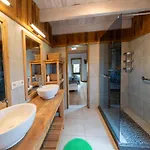 Lush With Bubble Bath And Sauna * Heure
