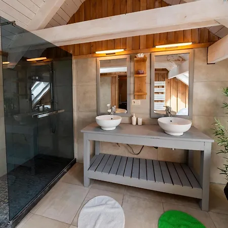 Lush With Bubble Bath And Sauna Ferienhaus Heure